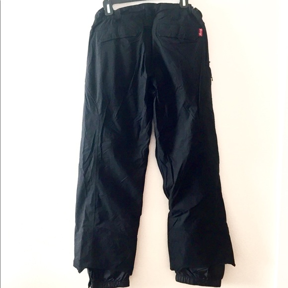 Roxy black endurance series snow pants. Medium - Picture 2 of 14